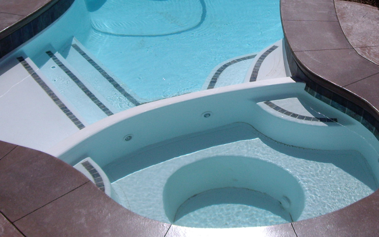 Show Me Pools - Combo Fiberglass Hot Tub / Spa