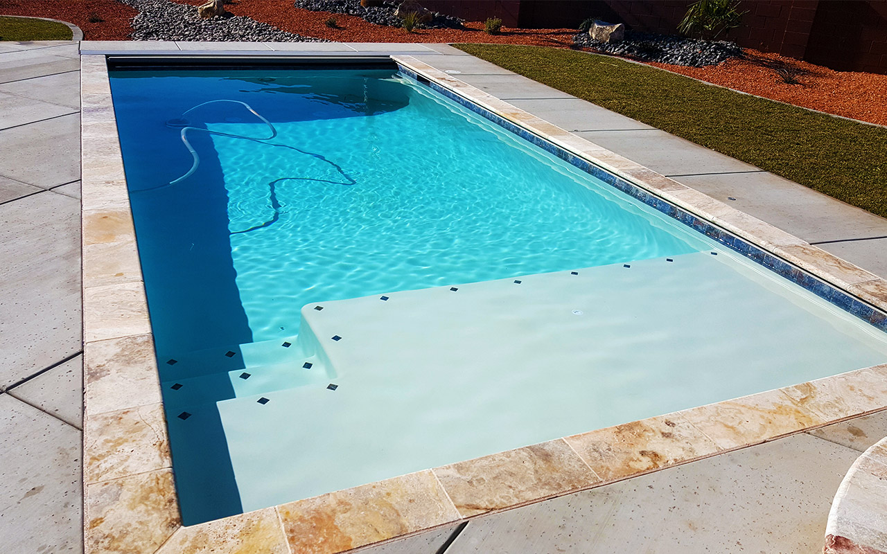Show Me Pools - Tanning Ledge Pool/Spa